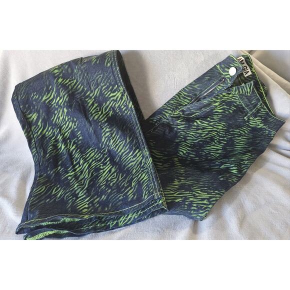 Tiger Mist I.AM.GIA Tali Tiger Denim Flare Pant Blue & Green Print NWT LARGE - Picture 7 of 11